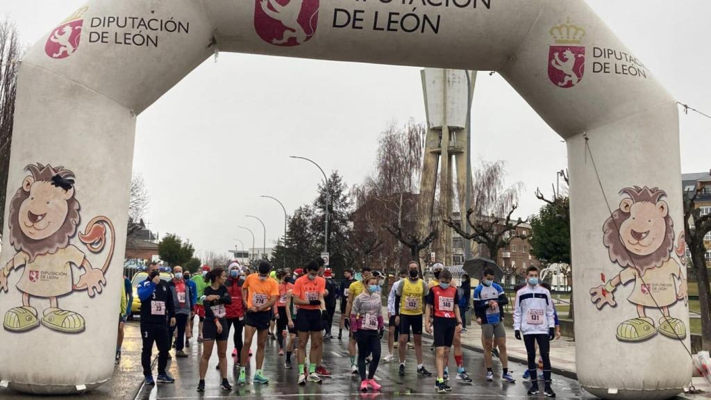 Una edición anterior de la carrera popular de San Silvestre de La Virgen del Camino