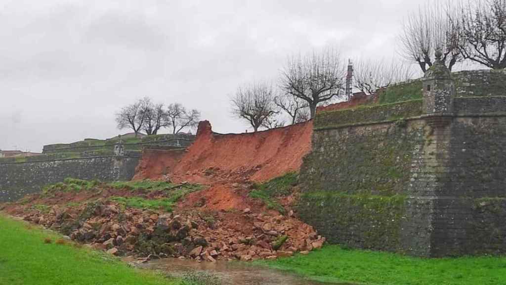 Parte de la fortaleza de Valença afectada por el temporal.