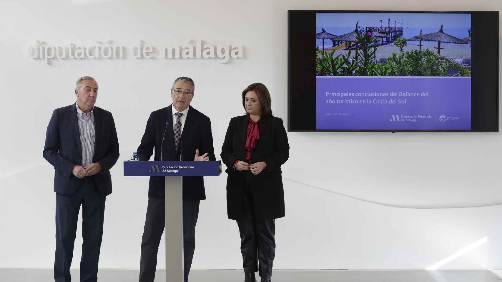 Antonio Díaz, Francisco Salado y Margarita del Cid en la presentación del balance turístico de 2022.