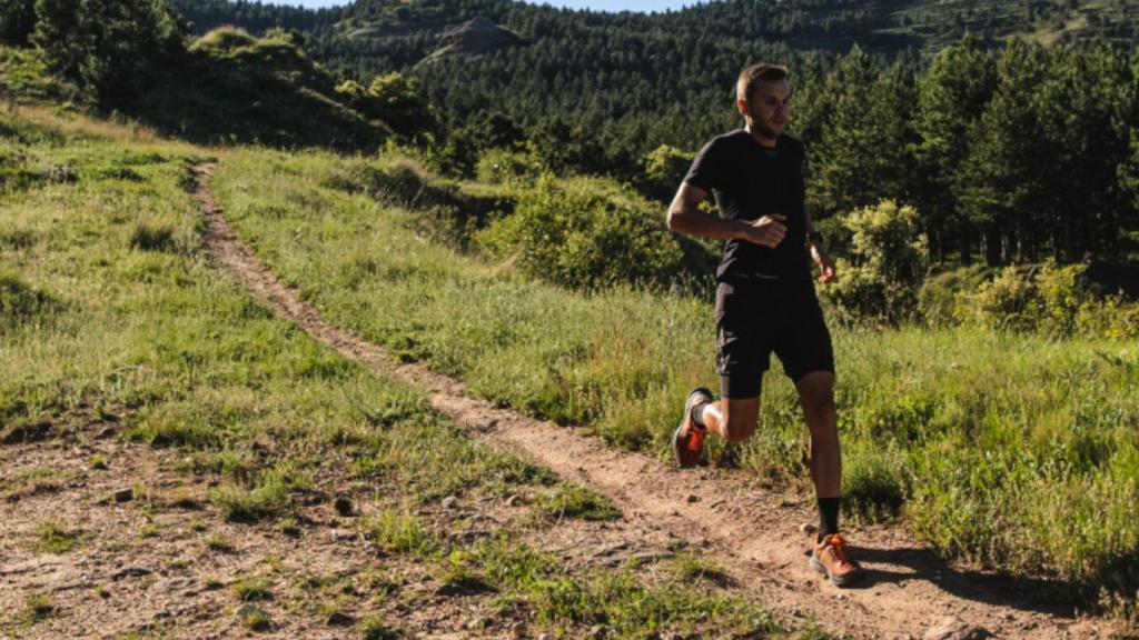 Descubre ATOM: Las zapatillas Trail Running que necesitas para correr en montaña