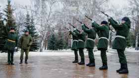 Ceremonia en Samara en memoria de los soldados rusos muertos durante la masacre de Makíivka.