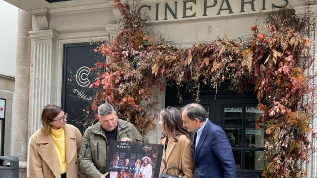 El Cine París hace su donación solidaria a la Cocina Económica.