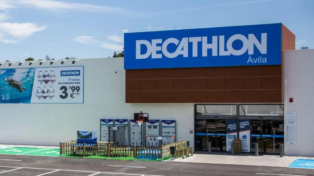 Fachada Decathlon.