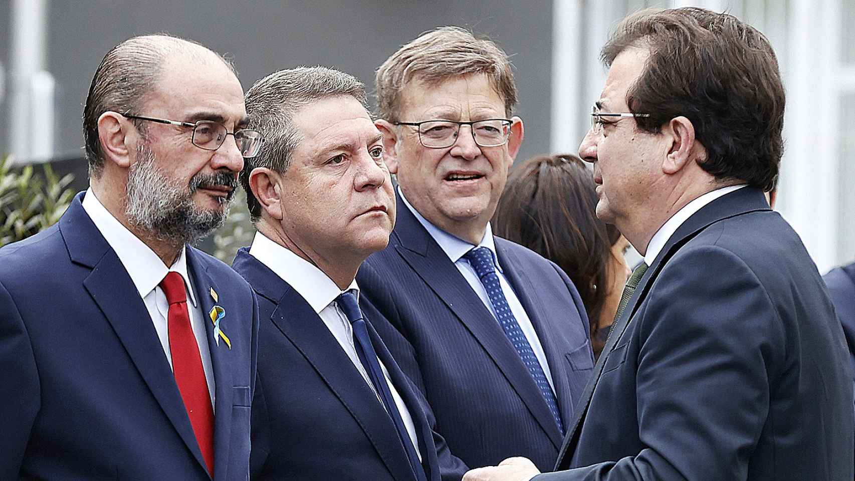 De izquierda a derecha: el presidente de Aragón, Javier Lambán; el de Castilla-La Mancha, Emiliano García-Page; el de la Comunidad Valenciana, Ximo Puig, y el de Extremadura, Guillermo Fernández Vara.