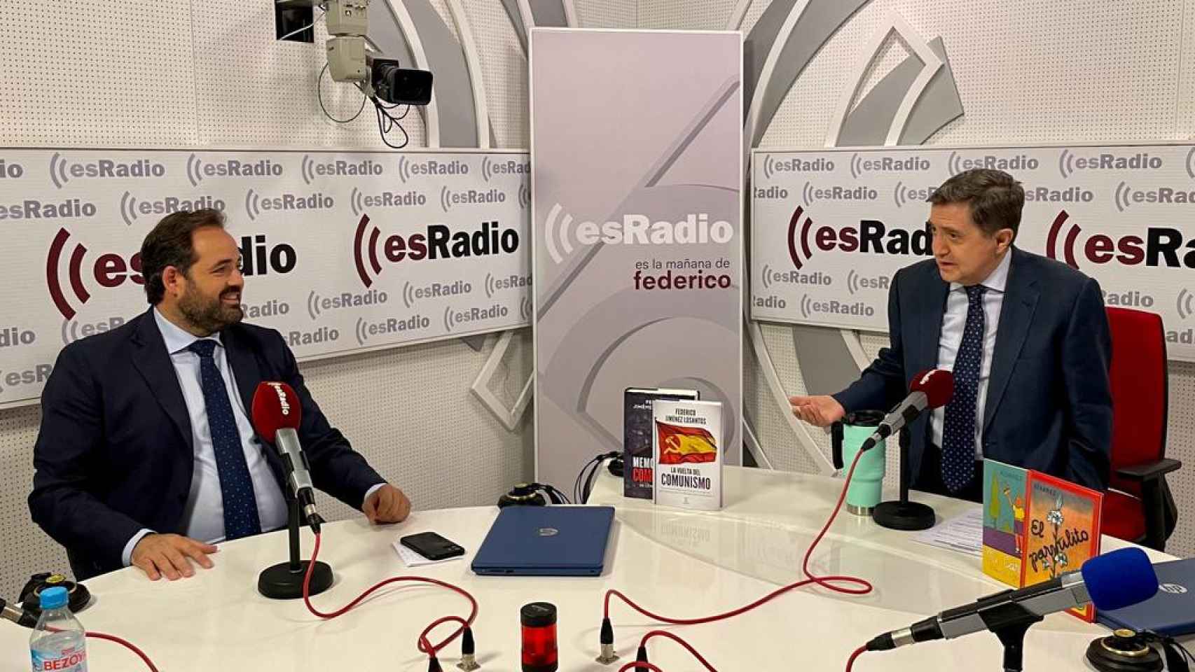 Paco Núñez y Federico Jiménez Losantos en los estudios de EsRadio.