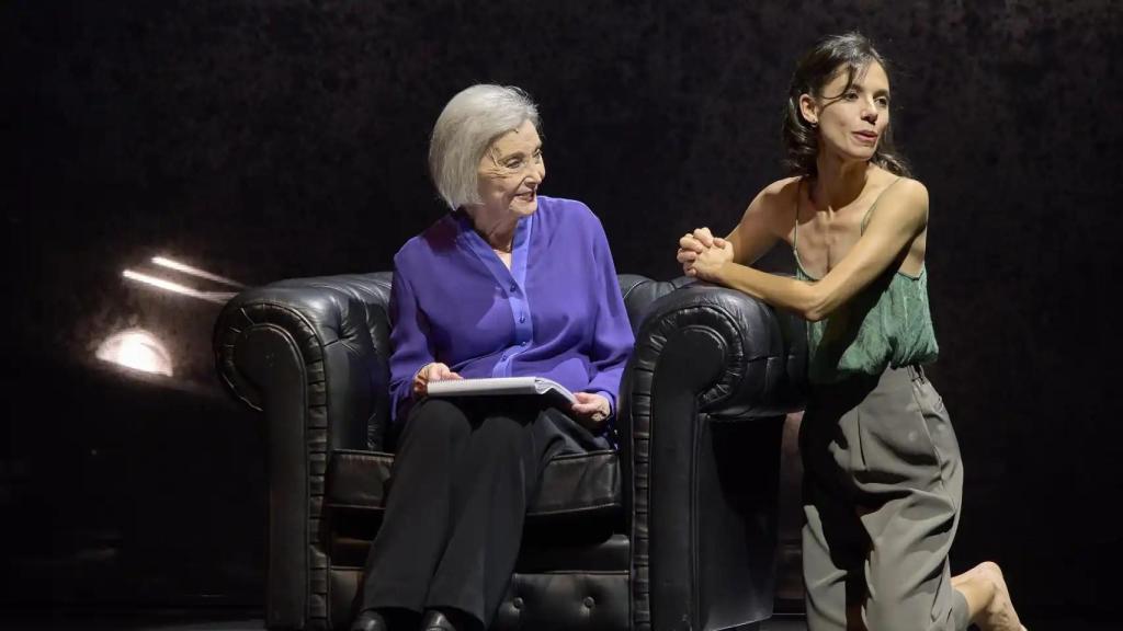 Nuria Espert y Natalia Huarte, en 'Marsillach soy yo', en el Festival de Almagro