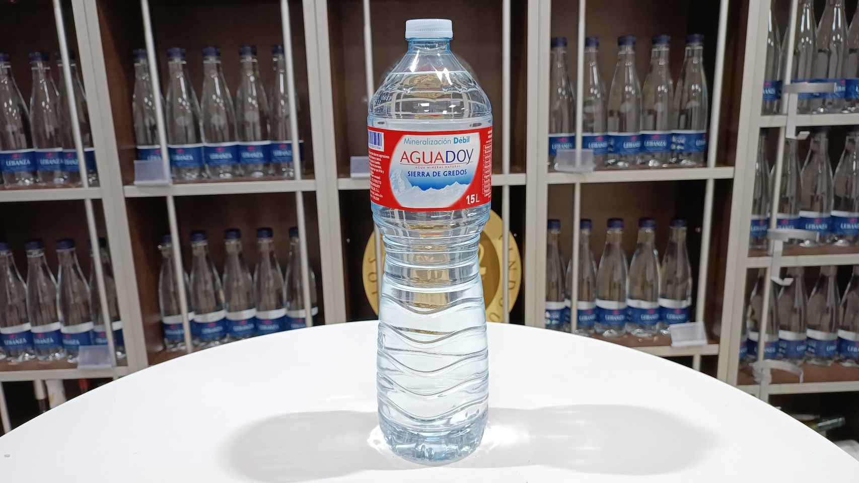 El agua mineral natural de Aguadoy, la marca blanca de Mercadona.