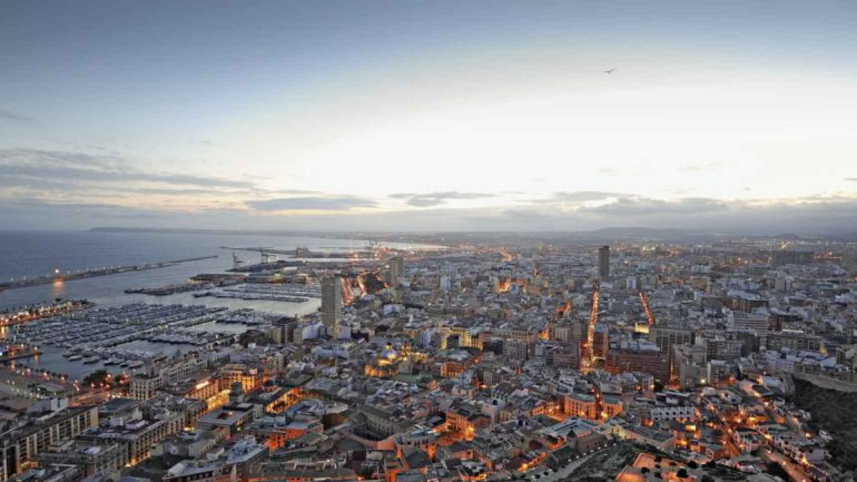 Vista panorámica de Alicante ciudad.
