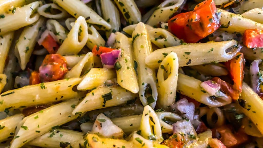 Receta de macarrones al ajillo por Karlos Arguiñano.