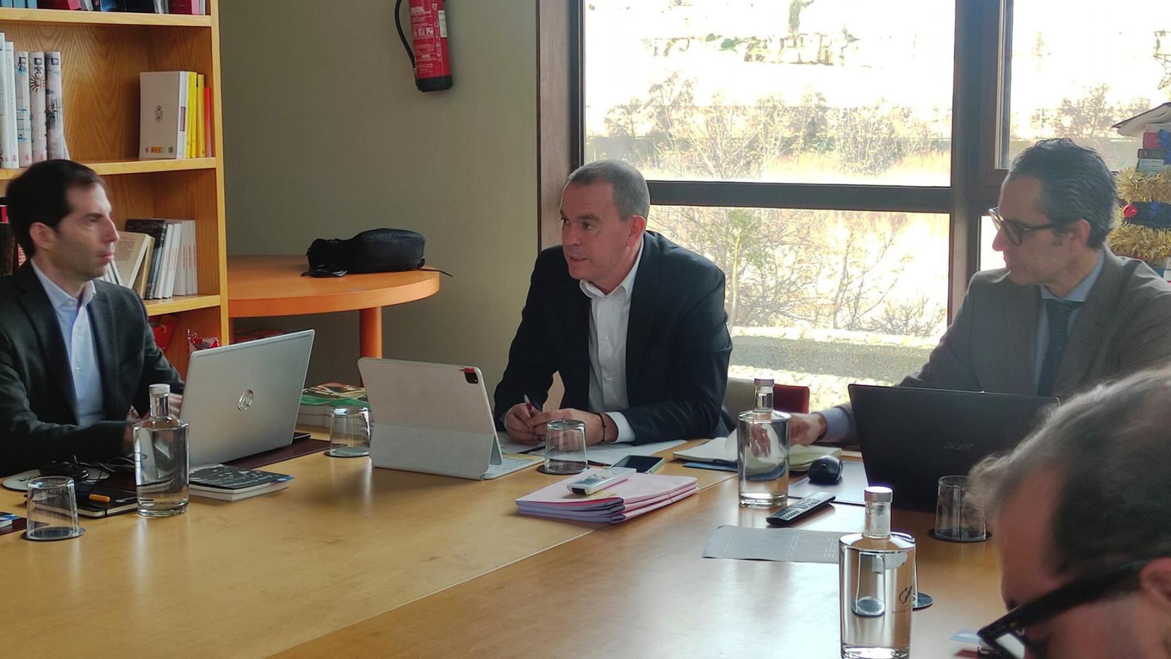 El presidente de la Diputación de Zamora, Francisco José Requejo, durante una reunión del Patronato de la Fundación hispano-portuguesa Rei Afonso Henriques.