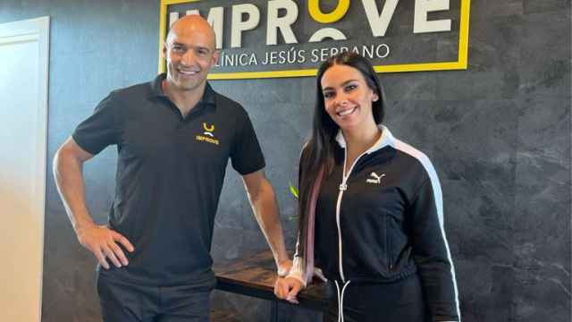 Jesús Serrano y Cristina Pedroche en su clínica Improve.