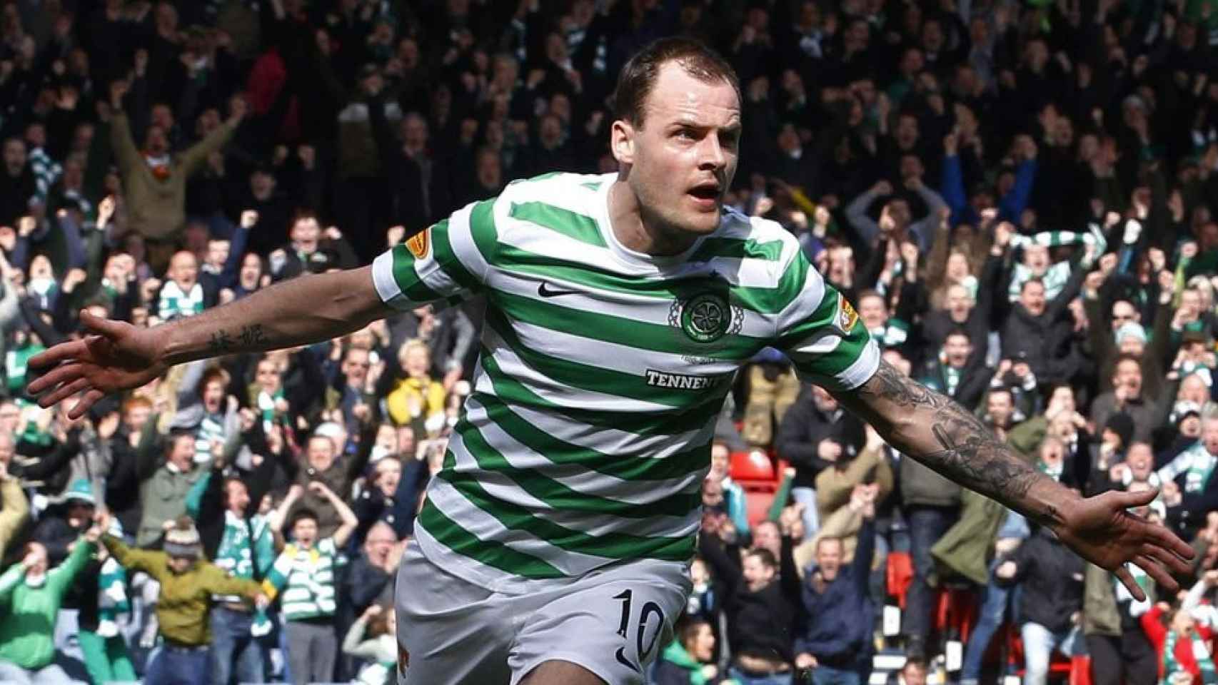 Stokes celebra uno de sus goles con el Celtic.