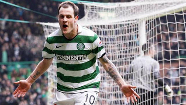 Anthony Stokes, vistiendo la camiseta del Celtic.