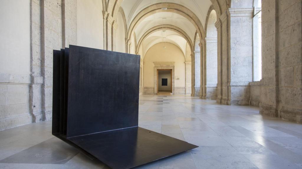 Juan Luis Moraza: 'LIM TI (YO-%)', 1988, en el claustro del Patio Herreriano