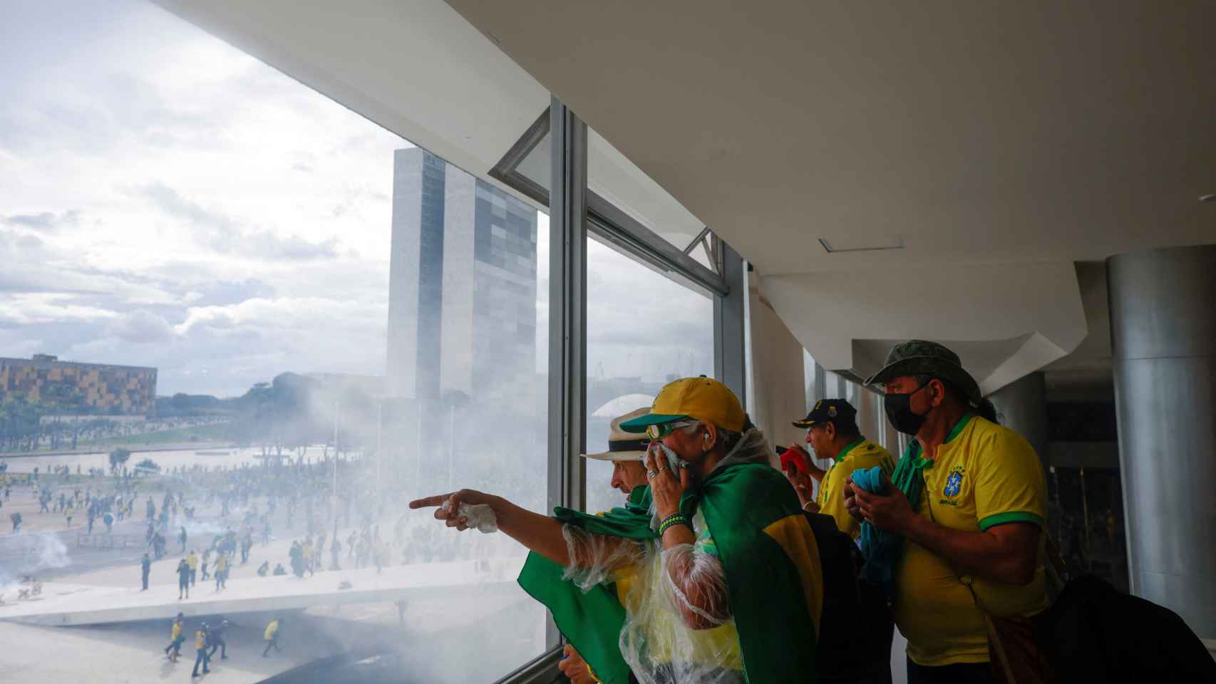 Miles de bolsonaristas han asaltado el Congreso, el Senado y el Palacio presidencial de Brasil.