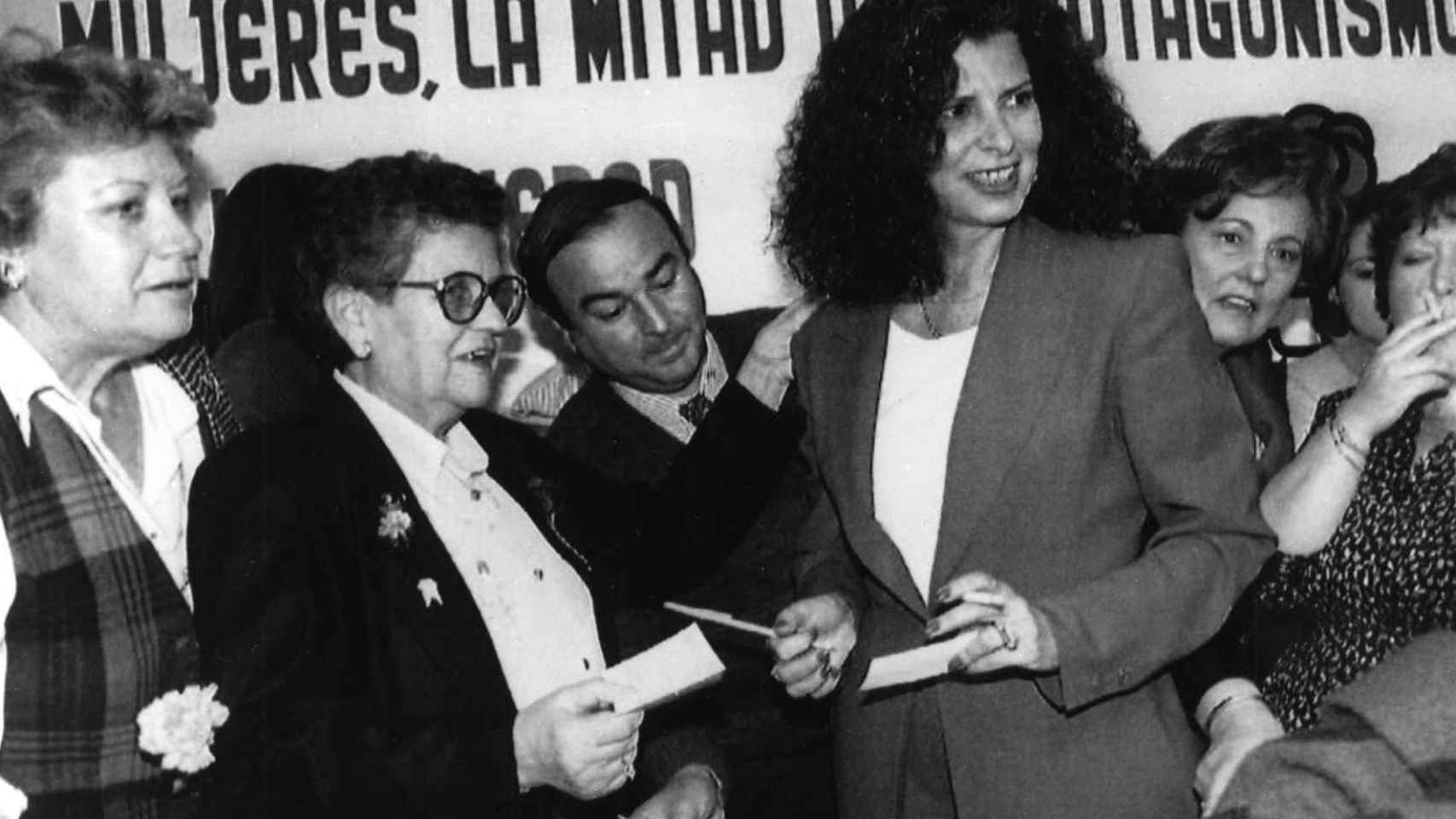 Carmen Alborch durante los actos conmemorativos del Día Internacional de la Mujer Trabajadora en Valencia, 1994.