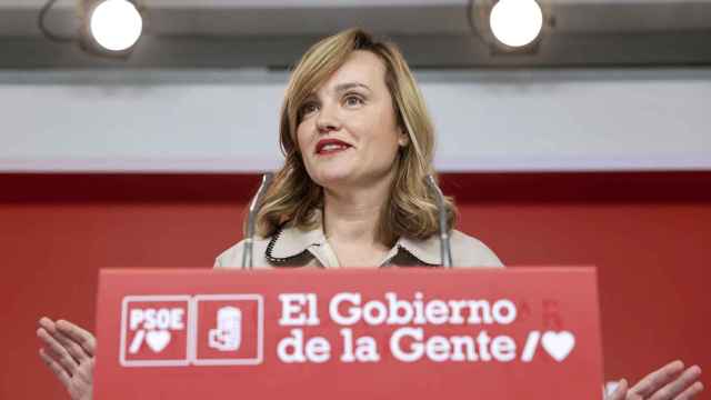 La ministra de Educación y portavoz del PSOE, Pilar Alegría, este lunes en la sede de Ferraz.