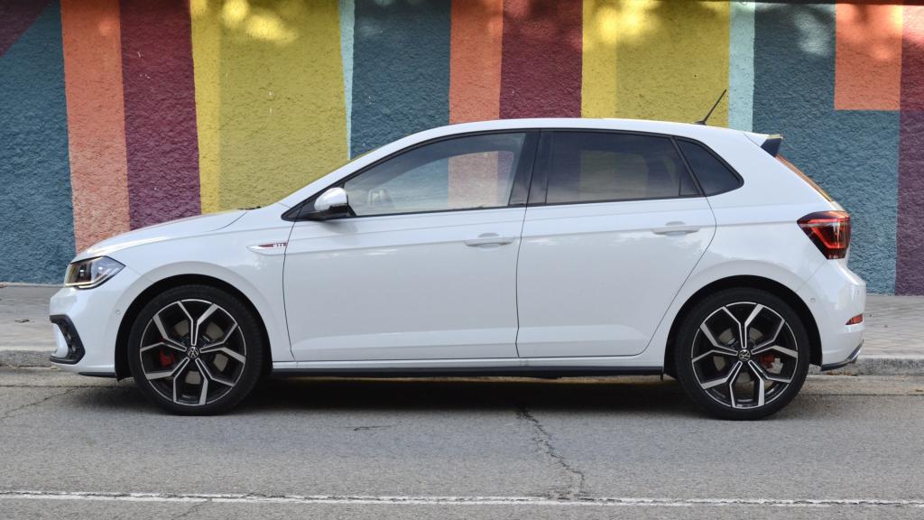 El Volkswagen Polo mide 4,07 metros de largo.