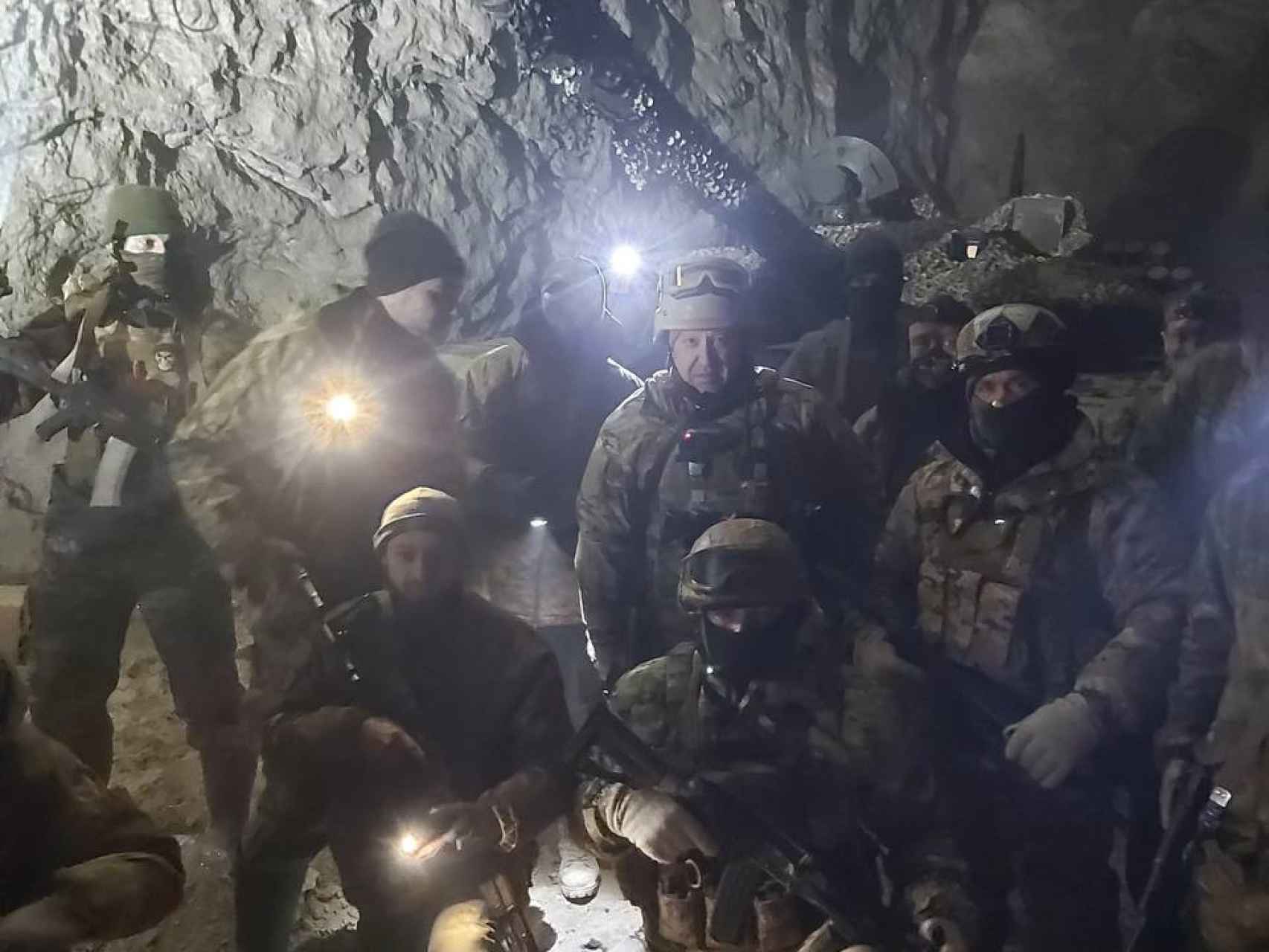 Imágenes de soldados del Grupo Wagner en los túneles de las minas de sal de Soledar.