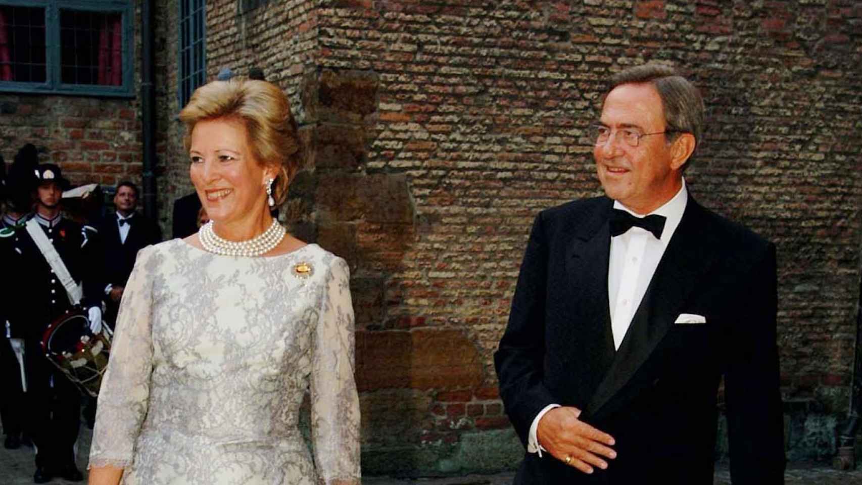 Los reyes de Grecia, Constantino II y Ana María, en una cena oficial en Noruega, en agosto de 2001.