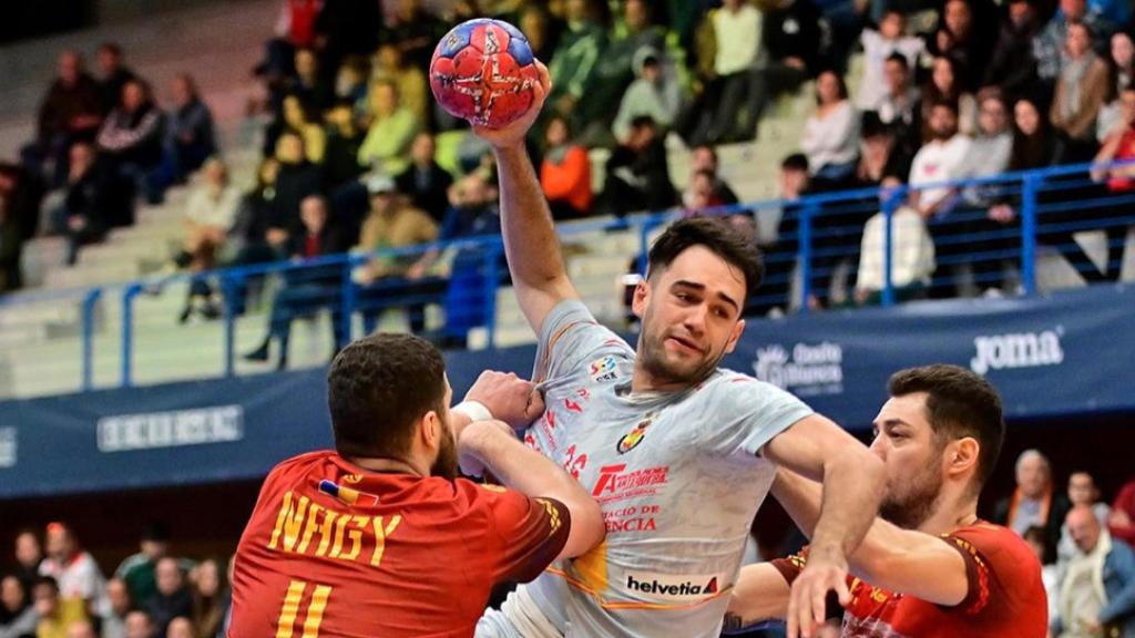 Ian Tarrafeta, durante un partido con los Hispanos