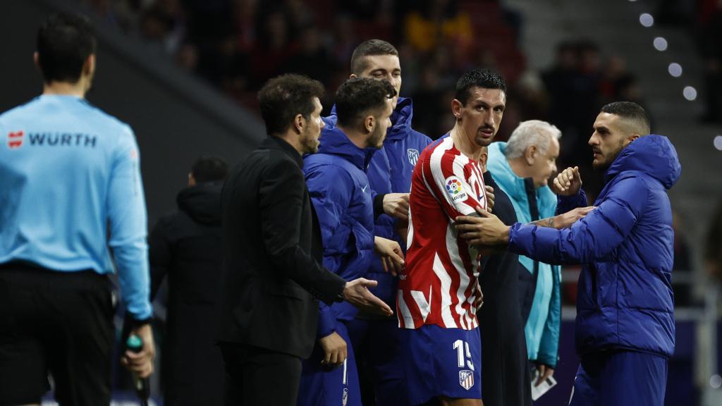 Savic, tras su expulsión por su pelea con Ferran Torres en el Atlético de Madrid - Barcelona