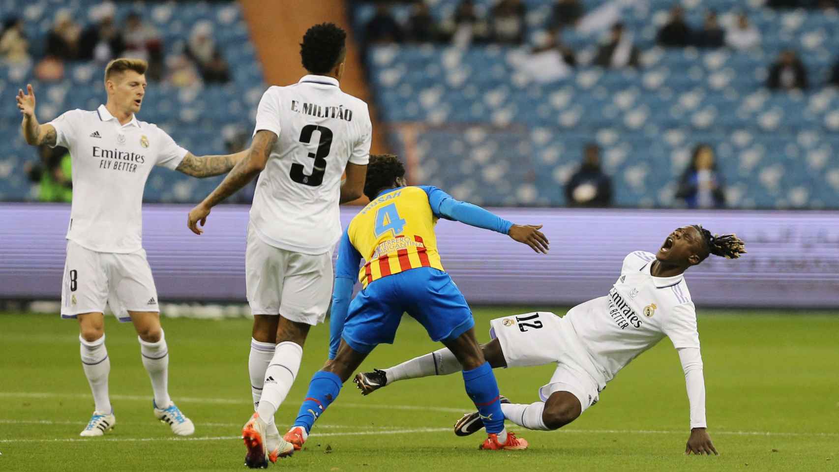 Falta de Yunus Musah sobre Camavinga, en el Real Madrid - Valencia de la semifinal de la Supercopa de España 2023