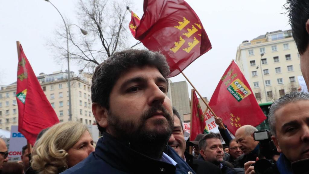 Fernando López Miras en la manifestación de Madrid este miércoles.