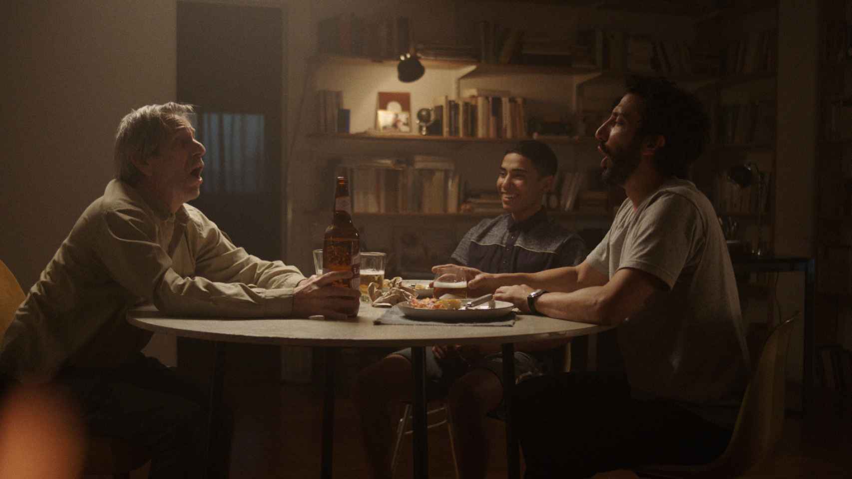 Alfredo Castro, Juan Minujín y Lucas Arrua en 'El suplente'.