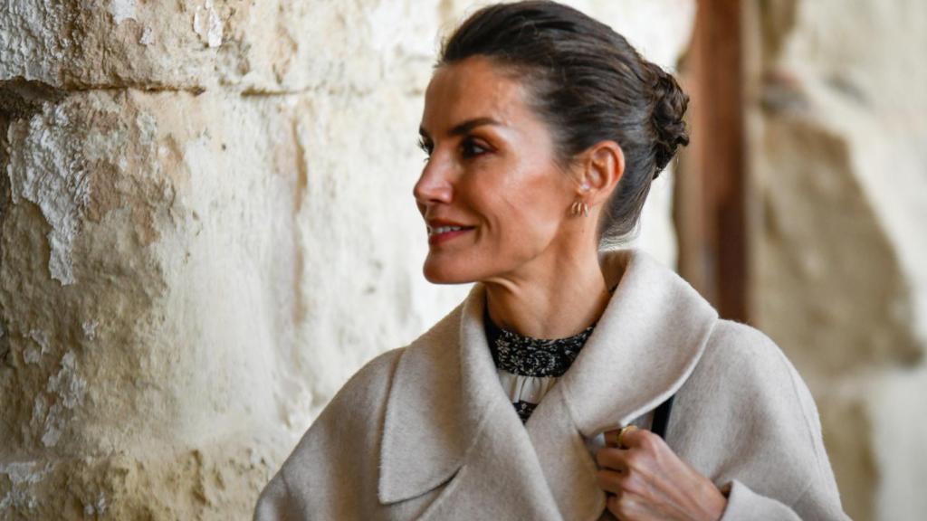 La Reina de España, Letizia, este jueves visitando la Isla del Rey, en Menorca.