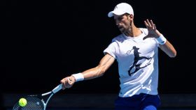Novak Djokovic, durante un entrenamiento previo al Open de Australia.