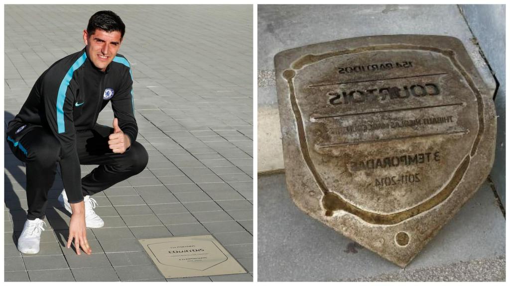 La placa de Courtois en el Metropolitano, en su inauguración y cuando fue arrancada