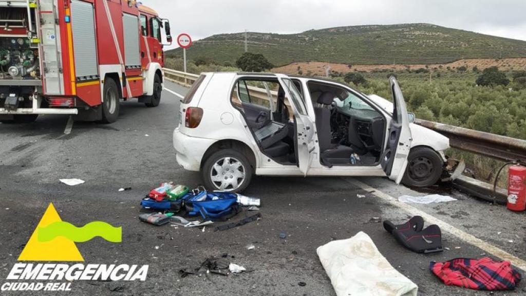 El turismo accidentado en la N-403. Fotografía de SCIS Ciudad Real.