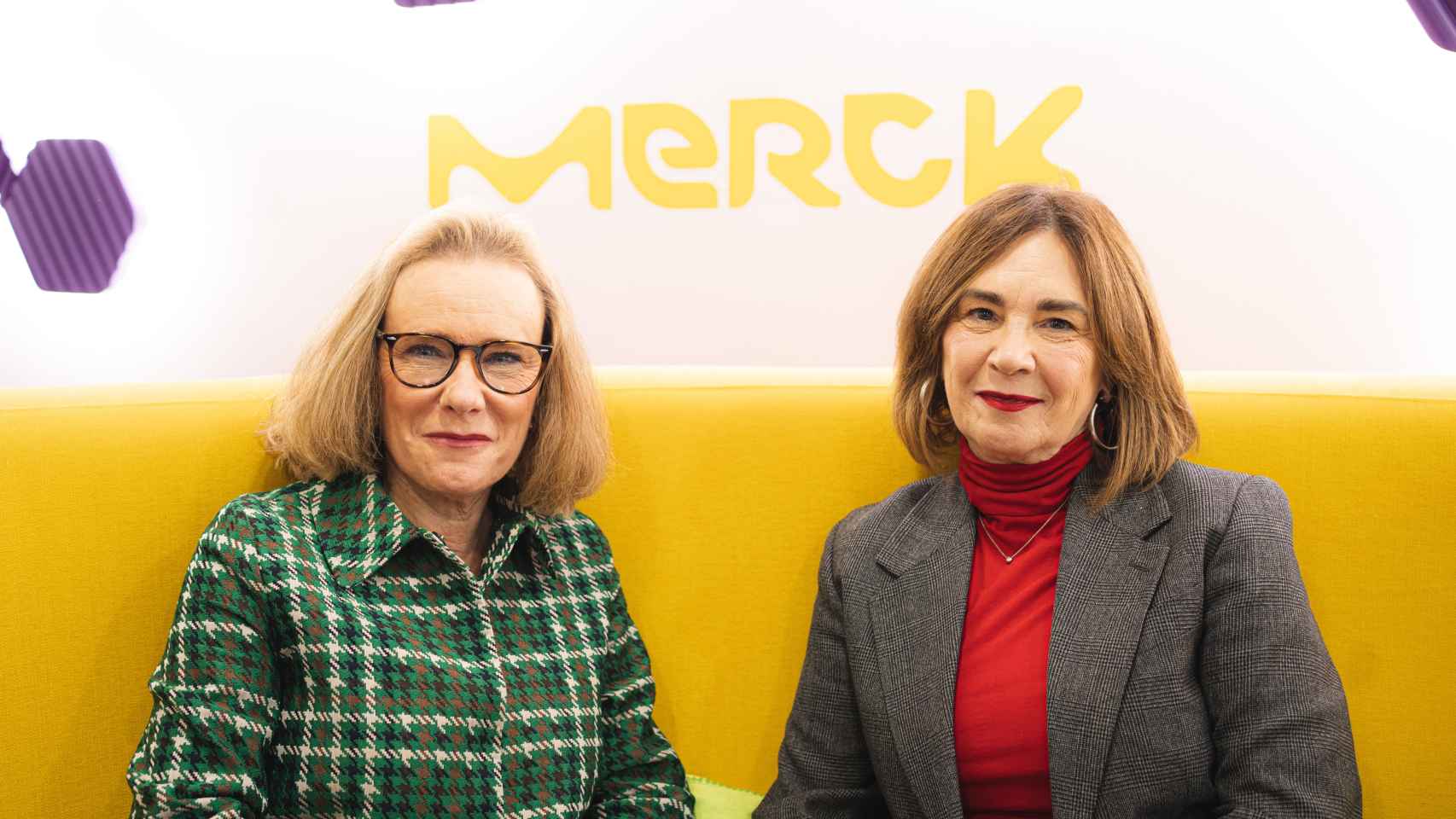 Belén Garijo (i), CEO global de Merck, y Charo Izquierdo (d)