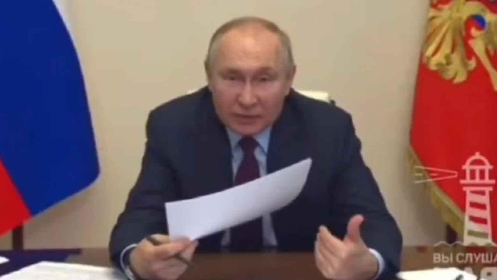 Vladimir Putin abronca a su viceprimer ministro Denis Manturov en público.