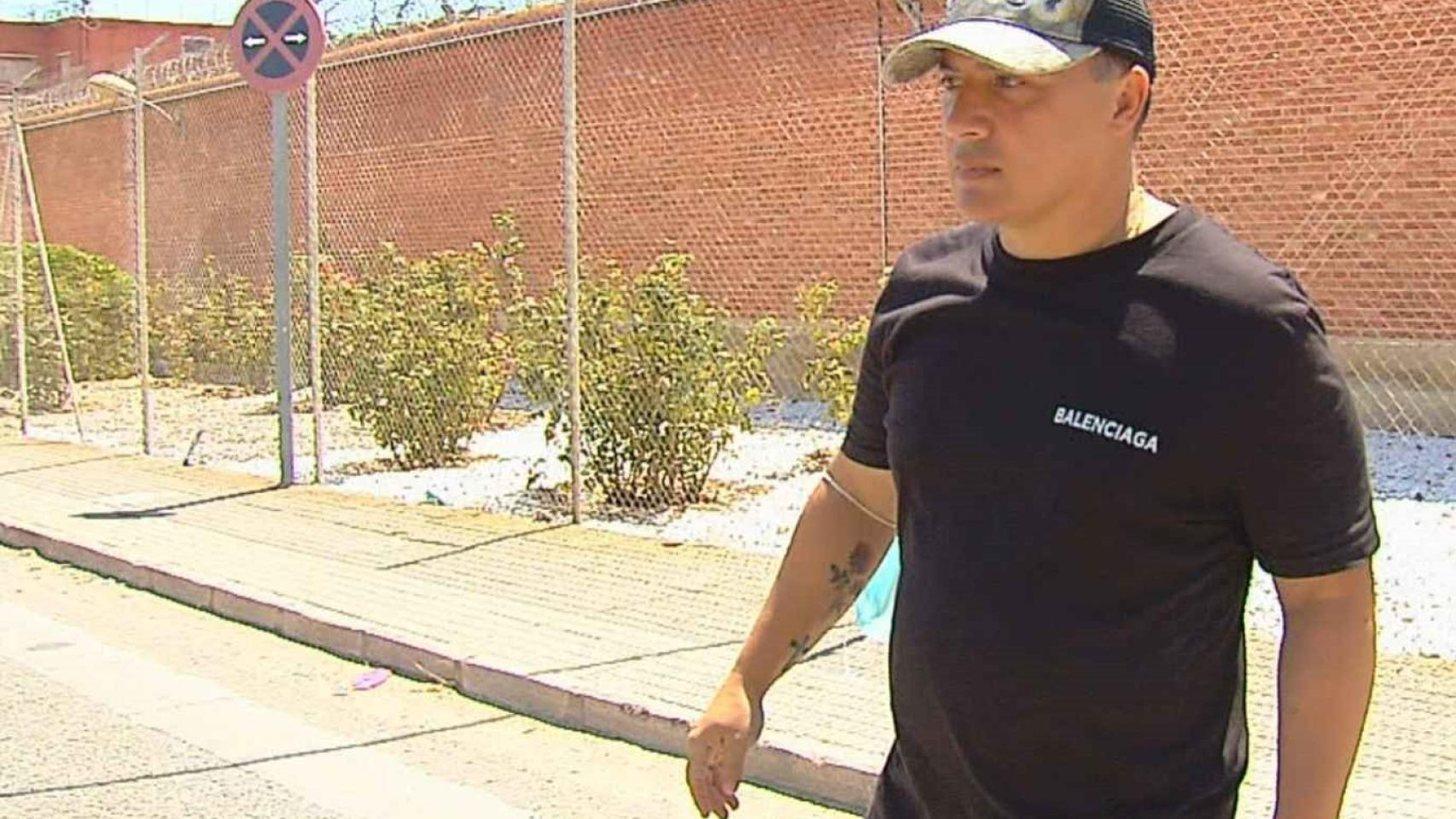 Nacho Jacob, en agosto, captado por las cámaras de la televisión autonómica 7RM a la salida del Centro Penitenciario Murcia I.