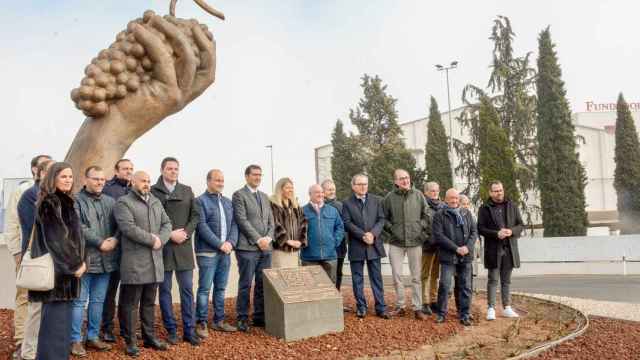 La nueva escultura ha sido inaugurada este sábado en Tomelloso.