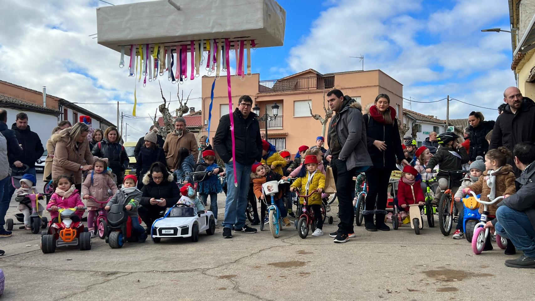 El juego de las cintas de Torres de Carrizal