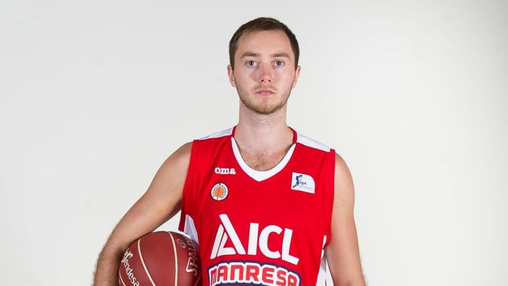 Ruslan Otverchenko, con la equipación del Basquet Manresa.