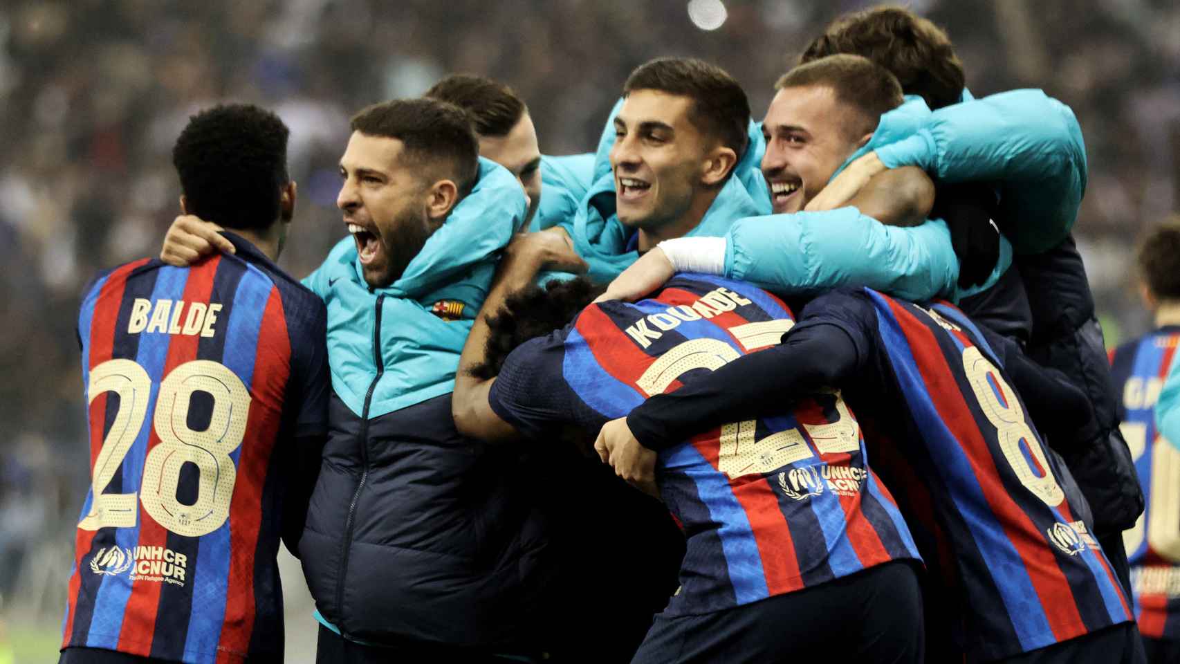Los jugadores del Barcelona celebran el título de la Supercopa de España.