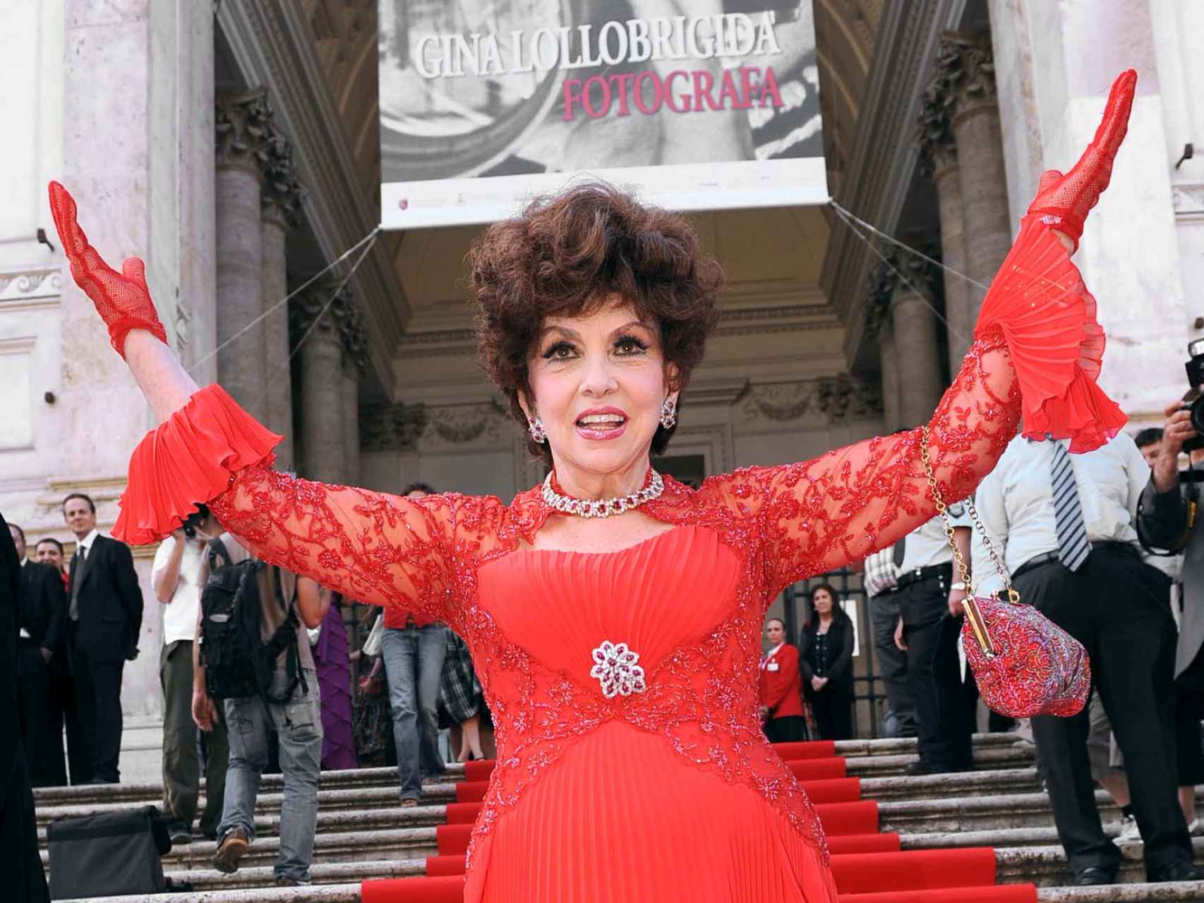 La gran dama italiana en la inauguración de la exposición de fotografías que llevó su nombre, en Roma, en junio de 2009.