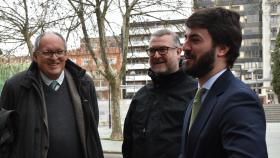 El vicepresidente de la Junta, Juan García-Gallardo, junto al diputado de VOX por Zamora, Pedro Requejo Novoa