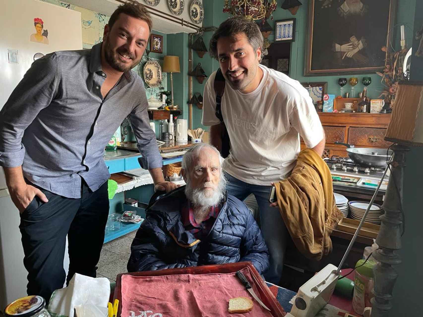 Daniel Ramírez y Jorge Bustos visitaron a Ginés Liébana, de 101 años, poco antes de que falleciera.