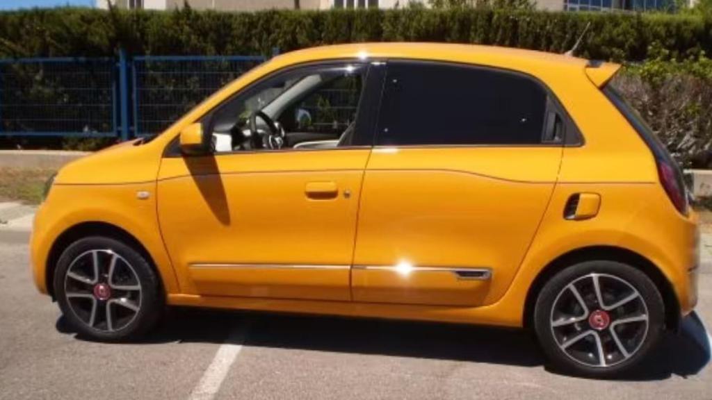 El Twingo de Pepe es del año 2020 y es un merchero dice su dueño.