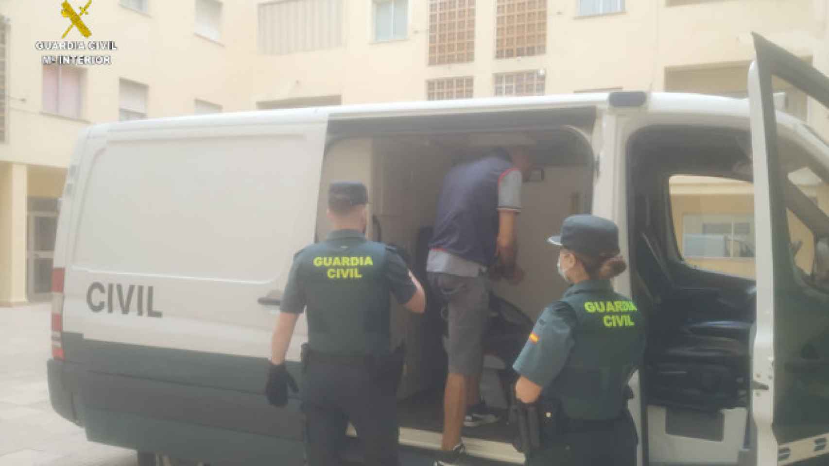Uno de los arrestados en una imagen difundida por la Guardia Civil.