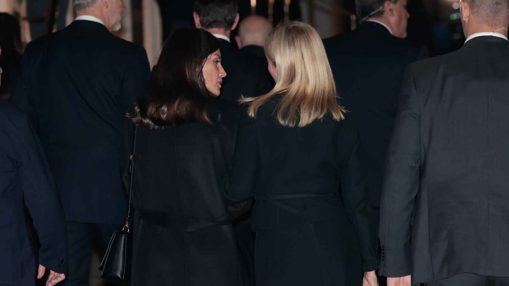 Marie Chantal y Letizia, juntas tras la cena celebrada por los 'royals' griegos.
