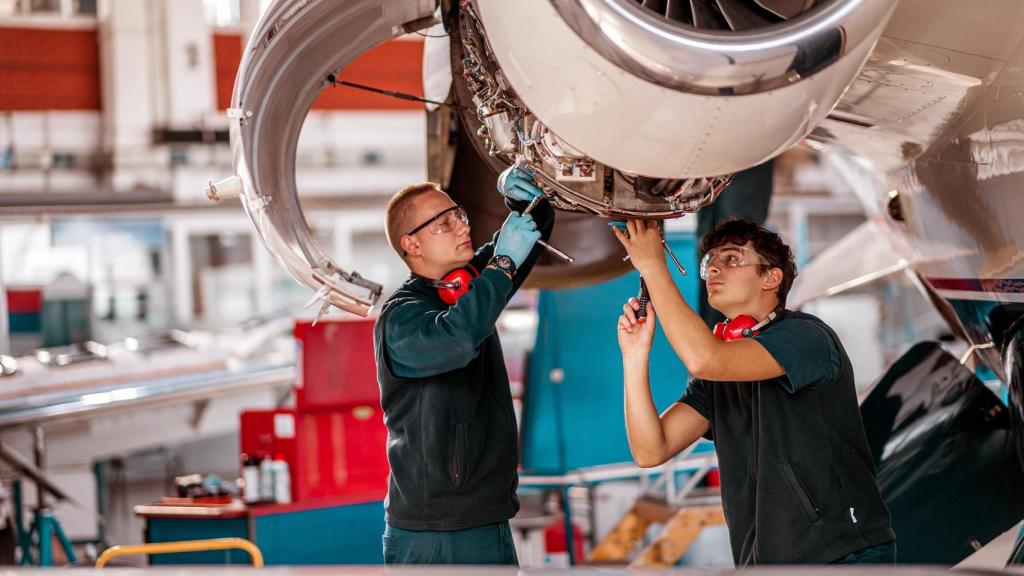 La realidad aumentada permite ver a través de un avión y así ver su cableado