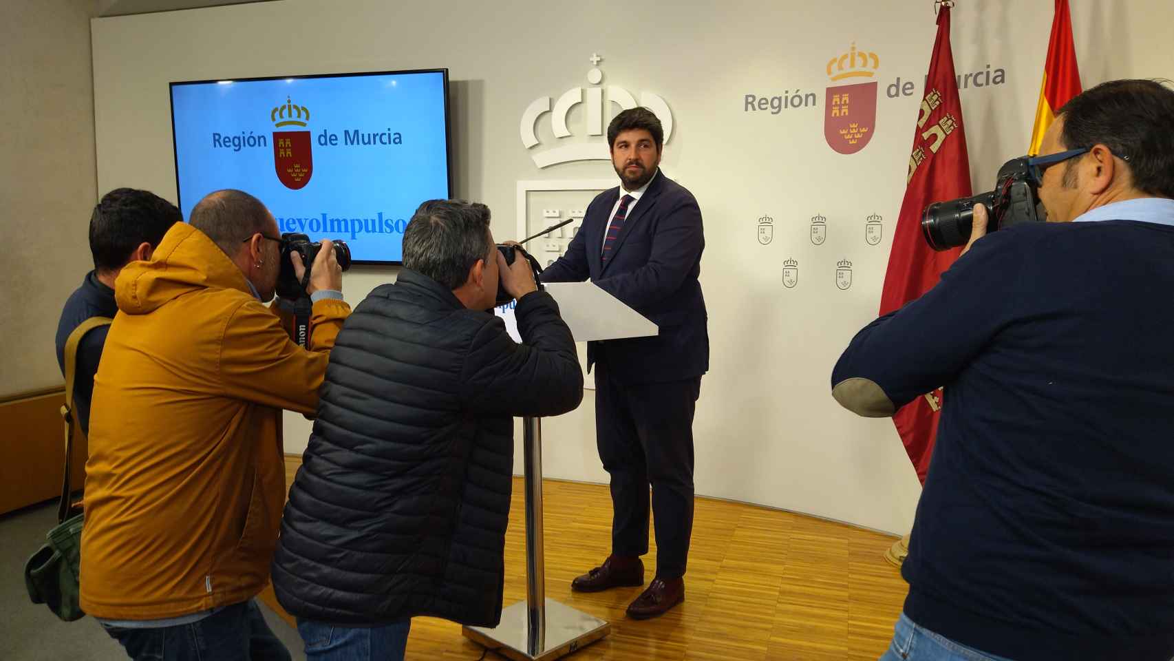 López Miras, este lunes, en la rueda de prensa que ha ofrecido en el Palacio de San Esteban para informar de los cambios en el Gobierno de Murcia.
