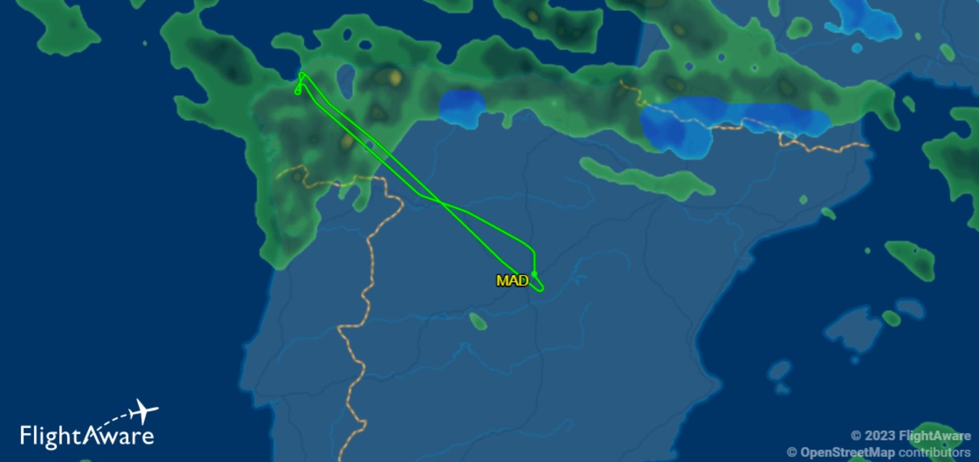 Imagen del trayecto del avión UX7235, que tuvo que regresar a Madrid al no poder aterrizar en A Coruña