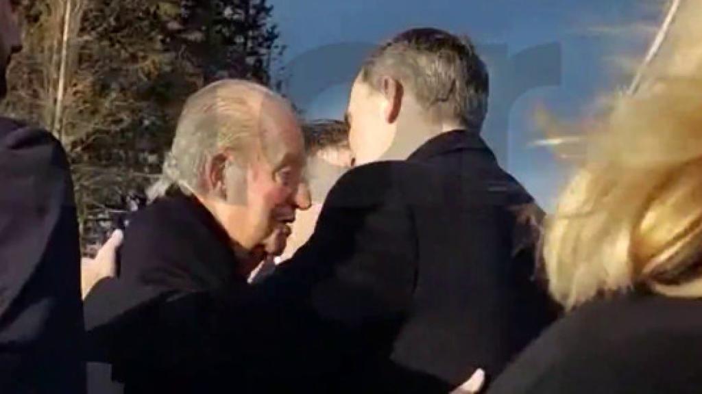 El Rey Juan Carlos y Felipe VI, en Atenas, durante el funeral de Constantino de Grecia.